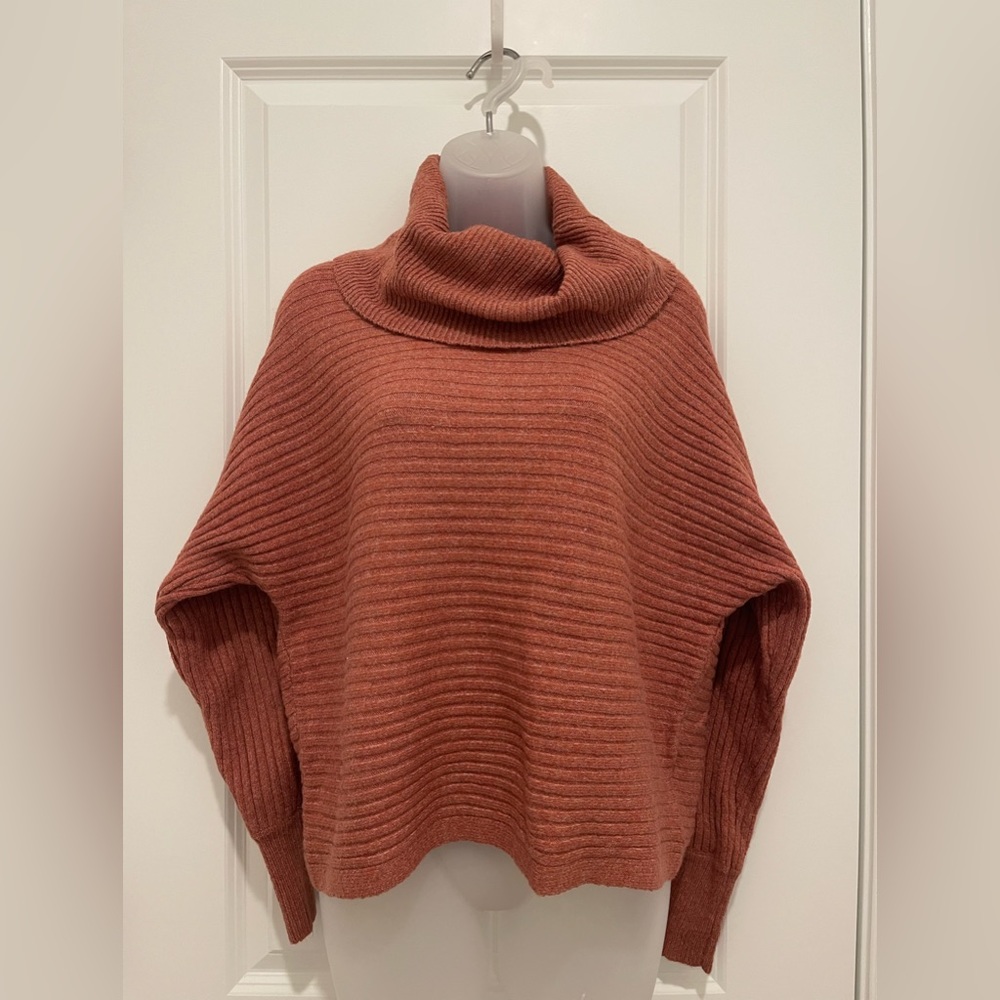 NWT Medium Pink Rose Brand Sweater. Color Soft Bronze